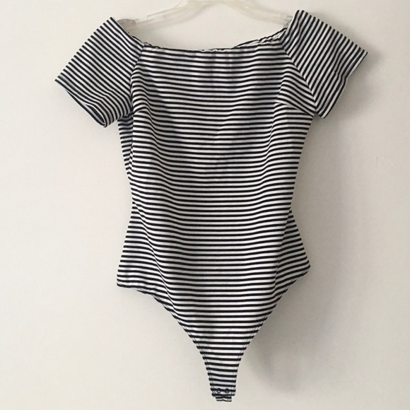 Kendall & Kylie Tops - Kendall & Kylie BW Striped Body Suit w/cutout back